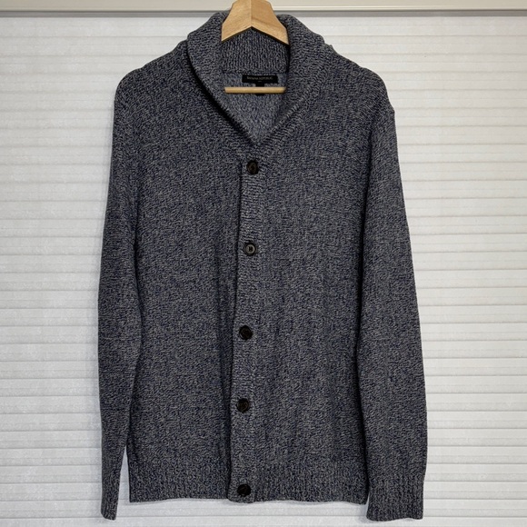 Banana Republic Men's Blue/White Cardigan. Size M.